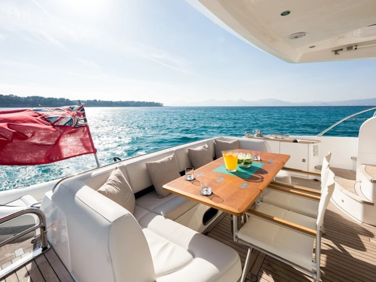 Noleggio barche Beaulieu-sur-Mer economico Princess 64