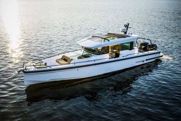 Noleggiare una Axopar 37XC a Saint-Jean-Cap-Ferrat