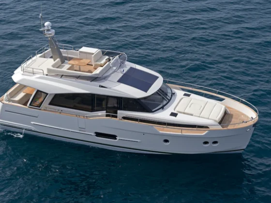 Yacht di lusso a noleggio a Fontvieille al miglior prezzo