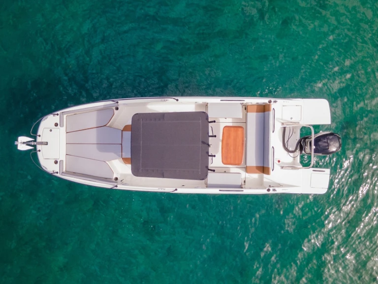 Noleggio Barca a motore Bénéteau con patente nautica