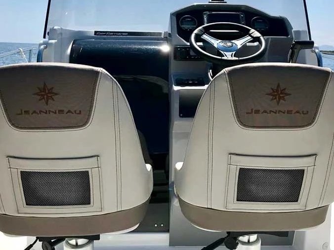 Noleggio Barca a motore a Antibes – Jeanneau Cap Camarat 6.5 Style