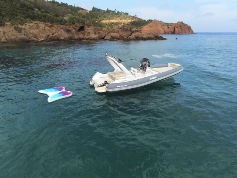 Salpa Salpa Soleil 26 da affittare a  Antibes