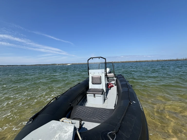 Noleggiare una Highfield Patrol 600 a Arcachon