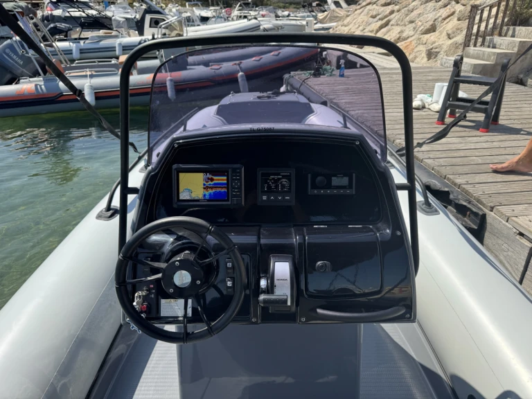 Grand Boats Golden Line G650LF da affittare a  La Madrague