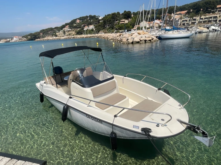 Noleggiare una Quicksilver Activ 675 Open a La Madrague