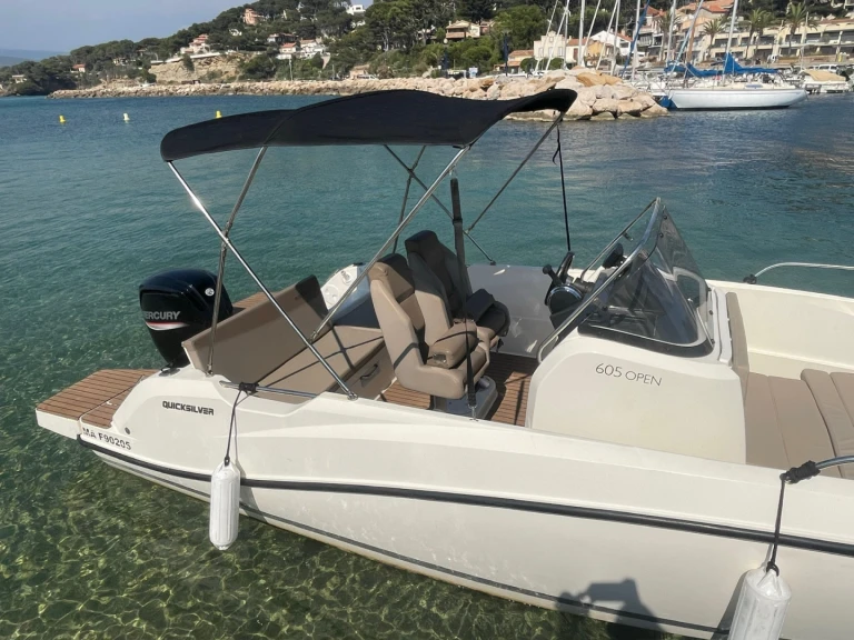 Noleggio Barca a motore con o senza skipper Quicksilver a La Madrague