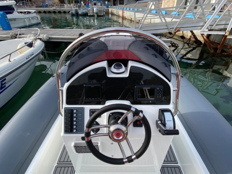 Noleggio Gommone a Porto Pollo – Fanale marine  FANALE 700 FALCHETTU