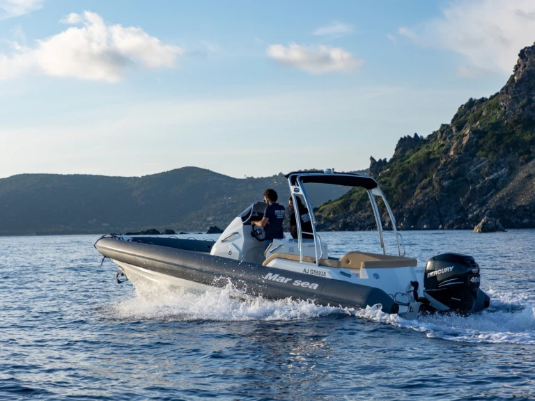 Noleggio Barca a motore con o senza skipper Quicksilver a Porto Pollo