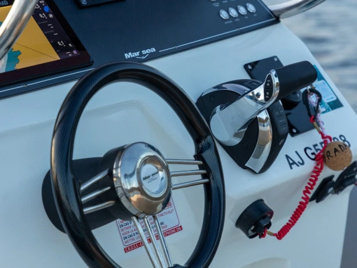 Noleggio Barca a motore Quicksilver con patente nautica