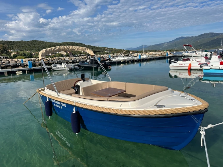 Noleggio Barca a motore kruger con patente nautica