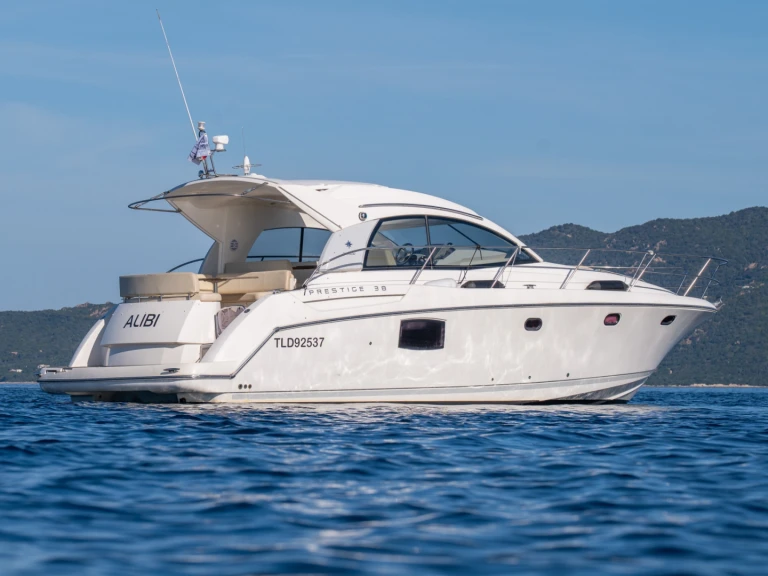 Noleggio Barca a motore con o senza skipper Jeanneau a Porto Pollo