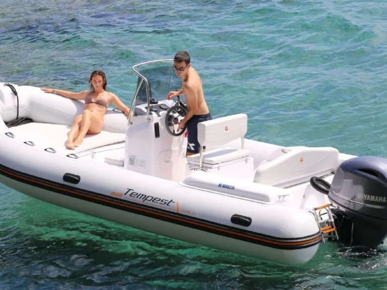 Gommone a noleggio a Port-Haliguen al miglior prezzo