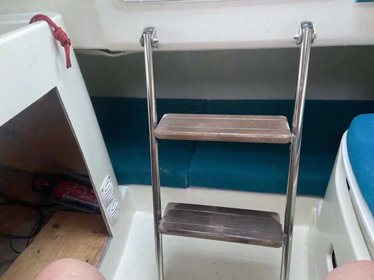 Noleggio Barca a motore Jeanneau con patente nautica