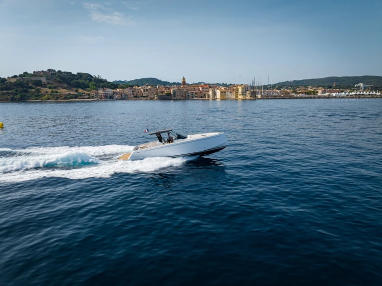 Noleggiare una Pardo Yachts Pardo 38 a Port Grimaud