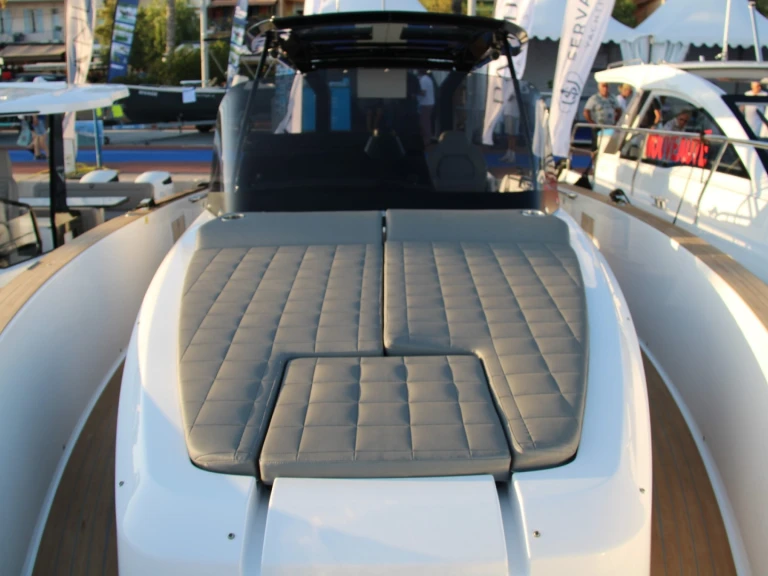 Noleggio Barca a motore Pardo Yachts con patente nautica