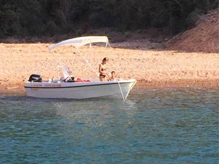 Noleggio a Galéria – Terhi 445 C su SamBoat