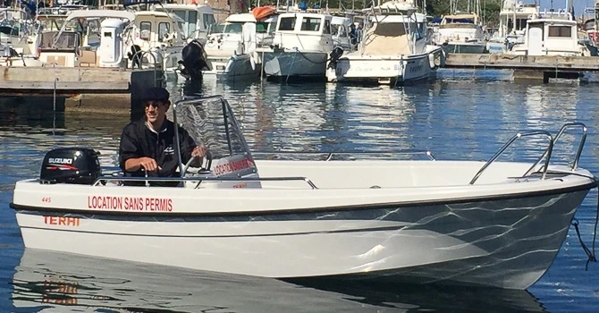 Noleggio Barca a motore a Galéria – Terhi 445 C