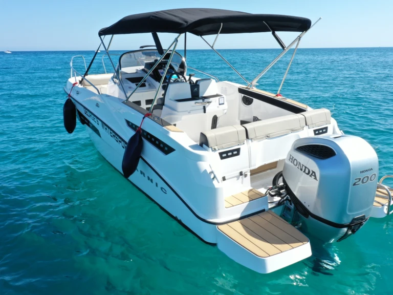 Noleggio Barca a motore Karnic con patente nautica