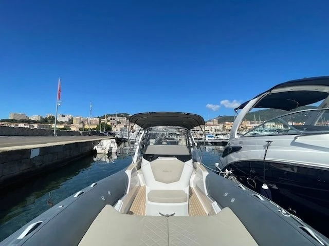 Gommone a noleggio a Porticcio al miglior prezzo