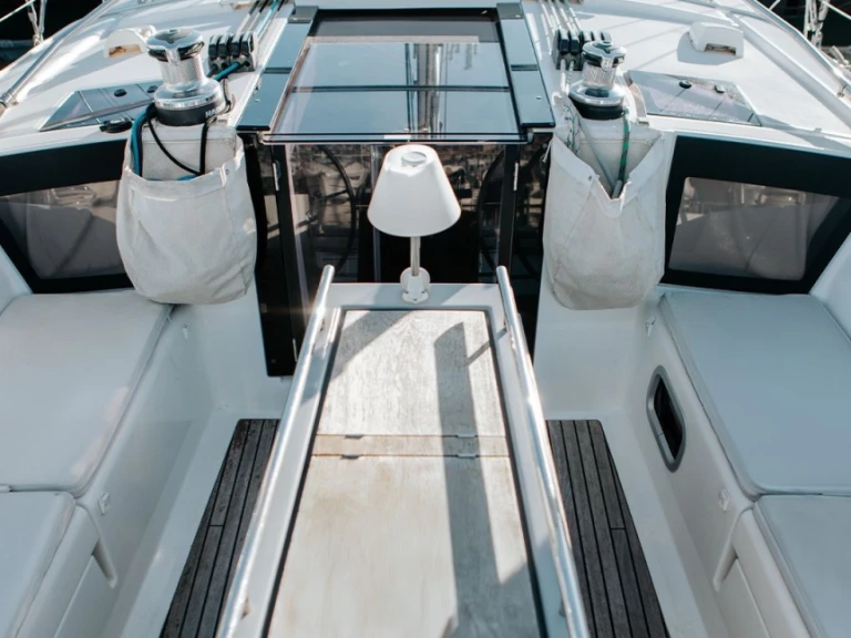 Bénéteau Oceanis 41 da affittare a  Ajaccio