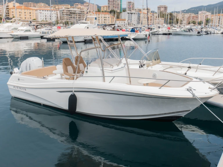 Noleggio a Ajaccio – Bénéteau Cap Camarat 7.5 CC su SamBoat