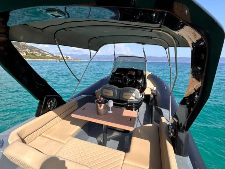 Noleggio Gommone Salpa con patente nautica