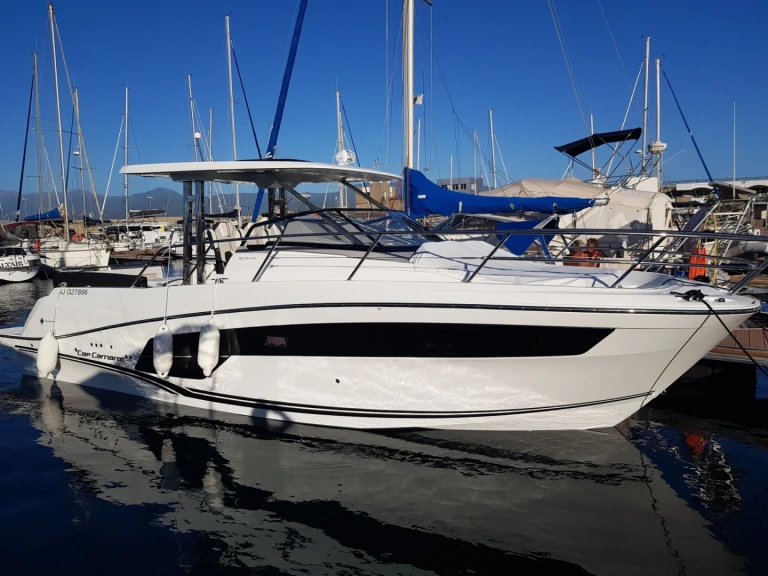 Noleggiare una Jeanneau Cap Camarat 10.5 WA série 2 a Ajaccio