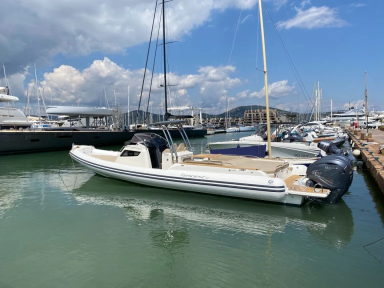 Noleggio a Cogolin – Capelli Tempest 40 su SamBoat