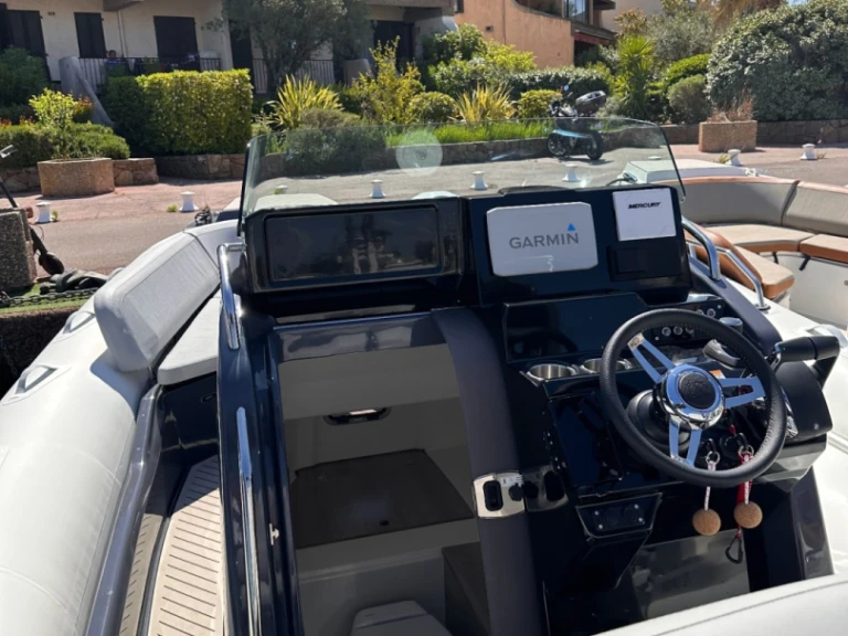 Noleggio Gommone a Cogolin – Zodiac Medline 9