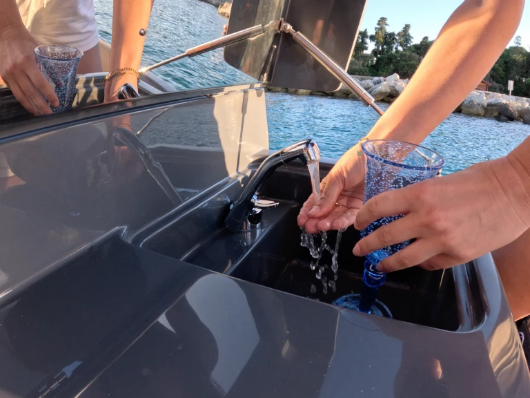 Zar ZAR 85 Sport Luxury da affittare a  Cogolin