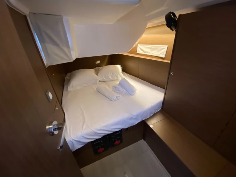 Noleggiare una Bénéteau Oceanis 40.1 a Ajaccio