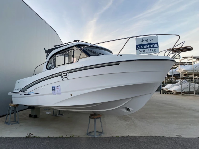 Noleggio Barca a motore Bénéteau con patente nautica