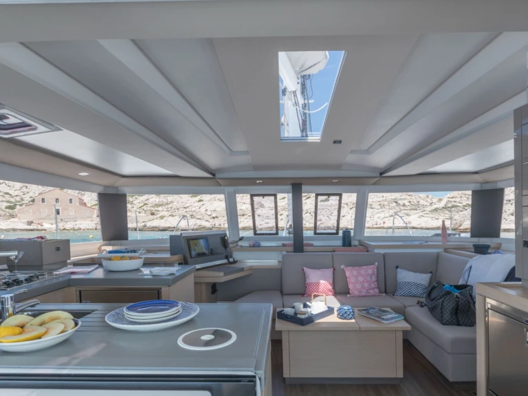 Noleggio Catamarano Fountaine Pajot con patente nautica