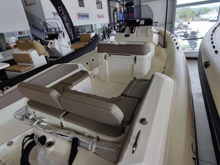 Noleggiare una Lomac Lomac 700  a Ajaccio