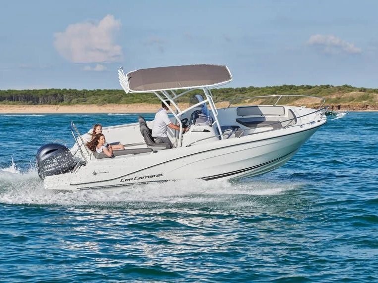 Noleggiare una Jeanneau Cap Camarat 6.5 CC Serie 3 a La Forêt-Fouesnant