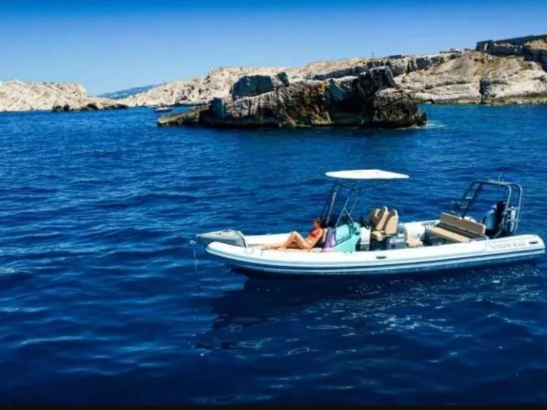 Gommone a noleggio a Cogolin al miglior prezzo