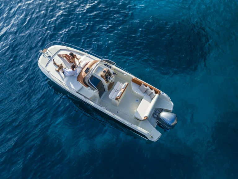 Noleggio a Cogolin – Capoforte CX 240 su SamBoat