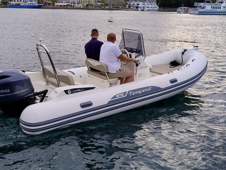 Noleggio Gommone Capelli con patente nautica