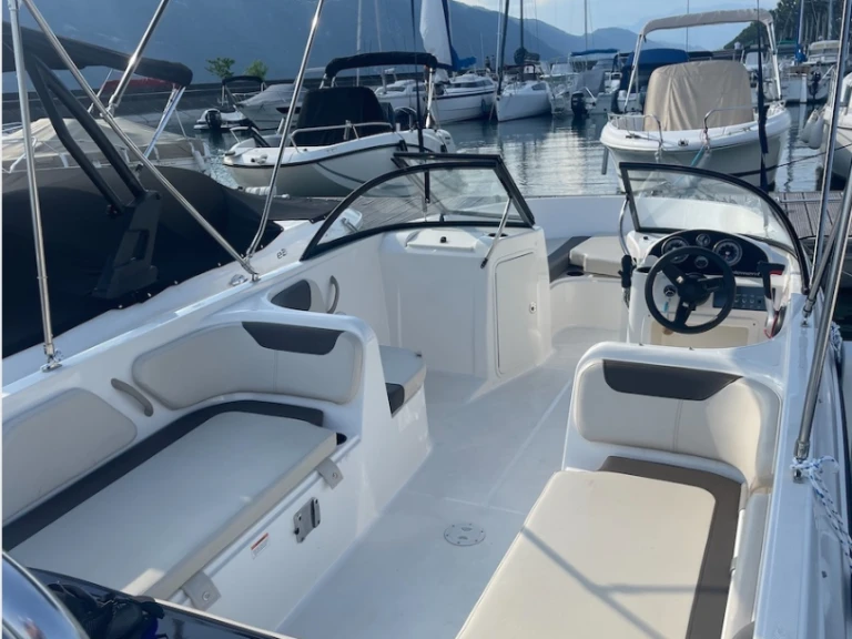 Noleggio barche Bayliner Element E7 a Aix-les-Bains su Samboat