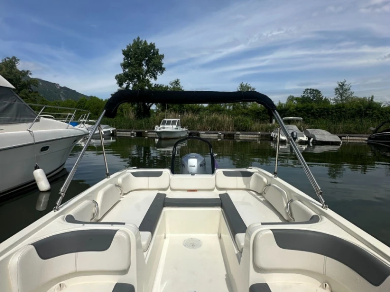Bayliner Element E7 da affittare a  Viviers-du-Lac