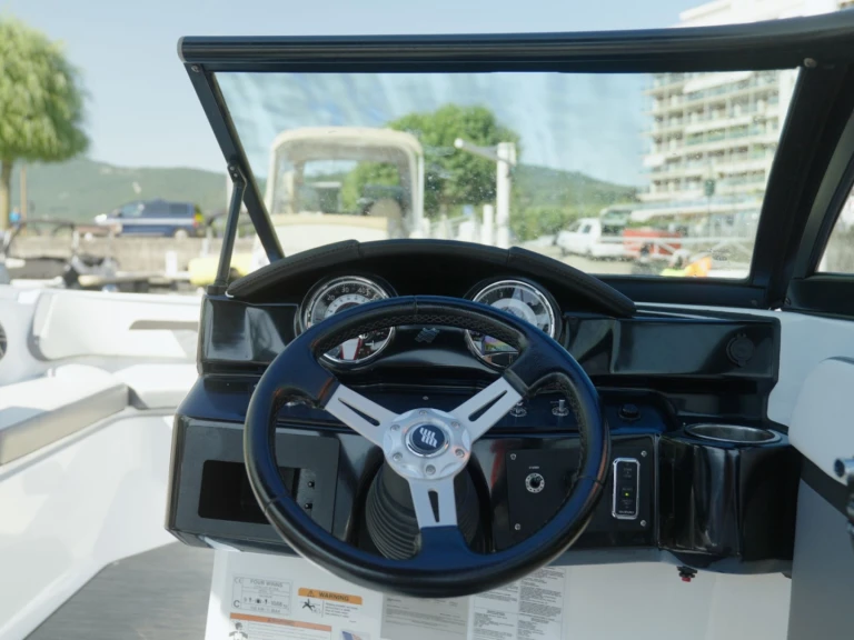 Noleggio a Aix-les-Bains – Four Winns HD 200 OB su SamBoat