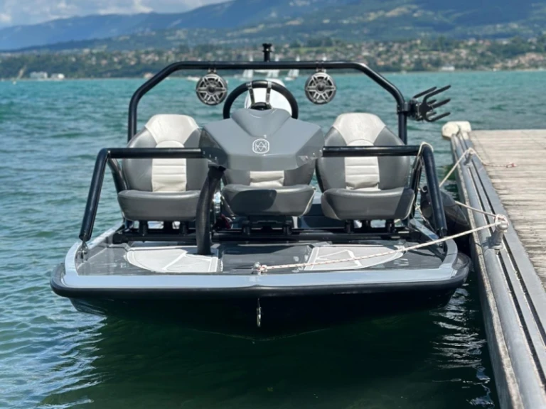 Noleggio Barca a motore a Aix-les-Bains – AWASH sport