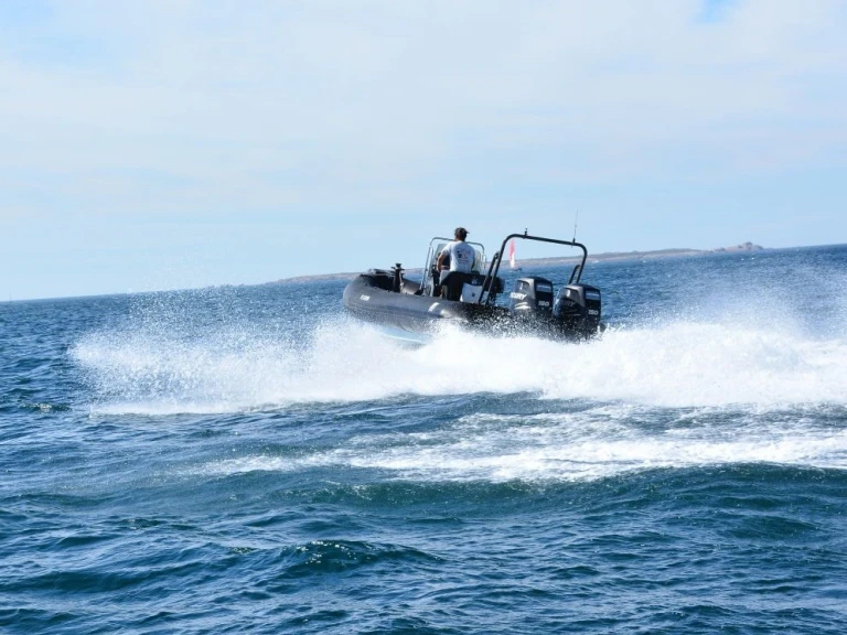 Noleggio barche Zodiac Club 750 a Trébeurden su Samboat