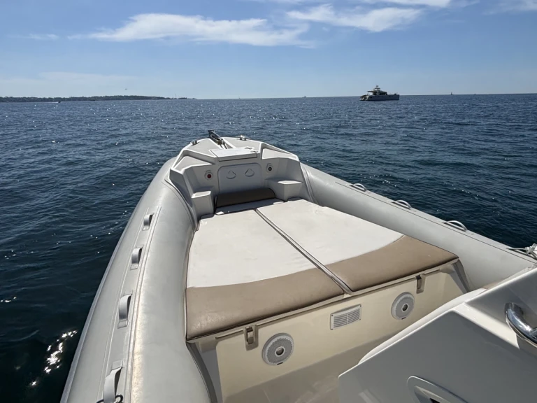 Noleggio a Cannes – Lomac Lomac 850 IN su SamBoat