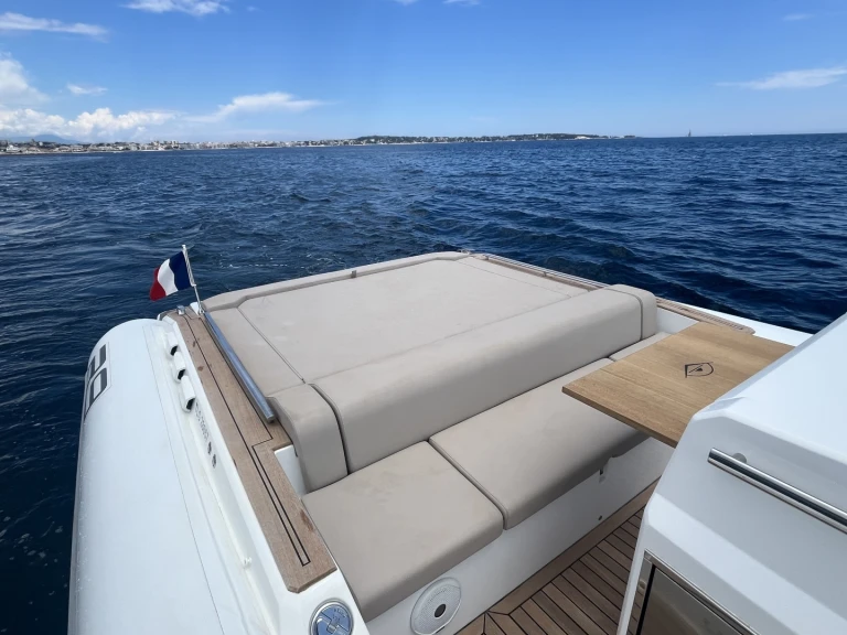 Noleggio barche Renier Renier R9 Tourer a Cannes su Samboat