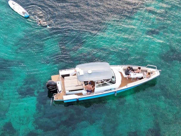 Noleggio a Can Picafort – Axopar 28 T-TOP 28 T-Top su SamBoat