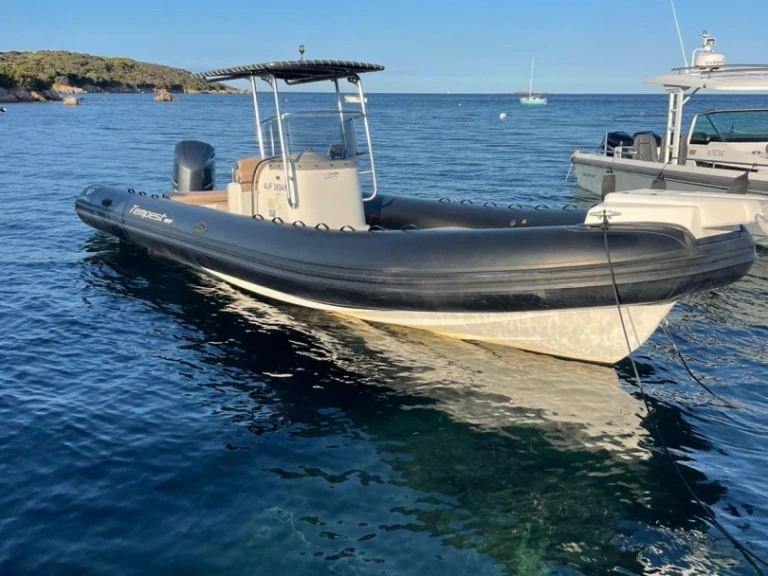 Noleggiare una Quicksilver Activ 605 Open a Propriano