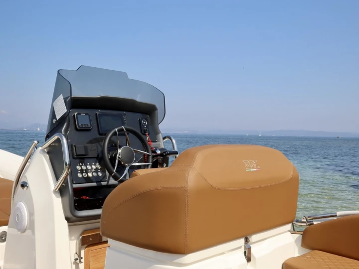 Noleggio barche Hyères economico Bsc 70 élégance