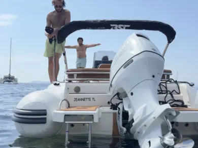 Gommone a noleggio a Carqueiranne al miglior prezzo