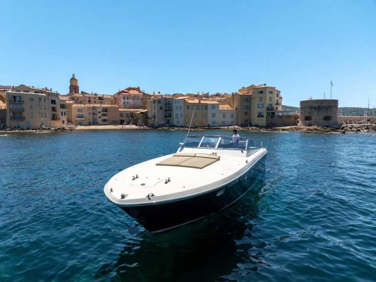 Noleggio Barca a motore con o senza skipper Itama a Saint-Tropez